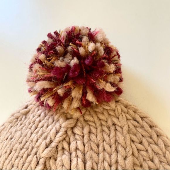 LOF Ladies Knit Ski Hat Beanie Winter Cap Big Yarn Pom Pom At Center Top… - Picture 4 of 6